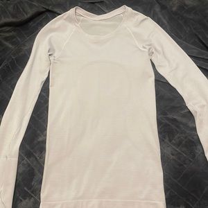 lavender lulu swiftly tech long sleeve shirt (size 2)